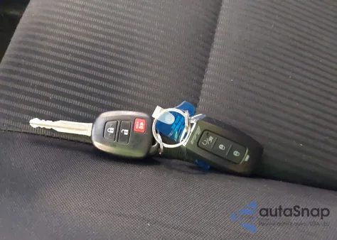 2016 Toyota Rav4 Le z USA, uszkodzony, nr VIN 2T3BFREV9GW415193